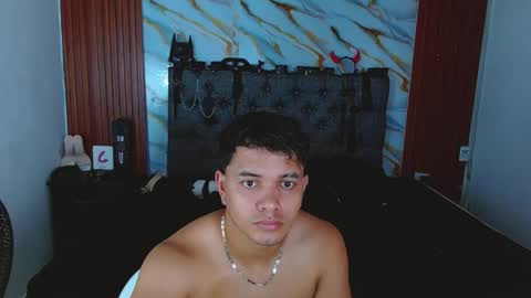 CRISANDMERY online show from November 24, 6:40 pm