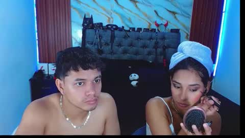 CRISANDMERY online show from November 27, 2:57 am