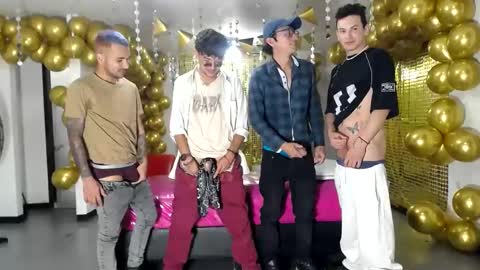 Snapshot of crismens chatting on December 13, 4:22 am crismens online show from December 13, 4:22 am