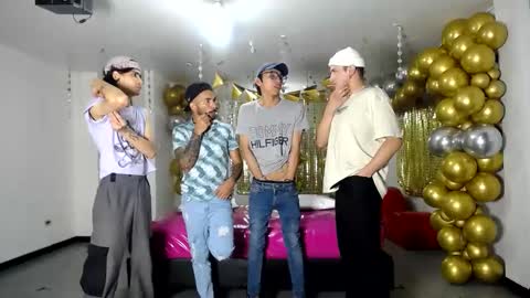 Snapshot of crismens chatting on January 15, 3:11 am crismens online show from January 15, 3:11 am