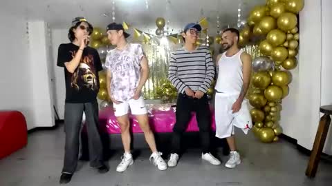 Snapshot of crismens chatting on January 18, 3:09 am crismens online show from January 18, 3:09 am