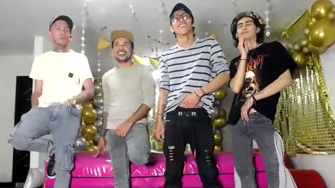 Snapshot of crismens chatting on February 4, 3:22 am crismens online show from February 4, 3:22 am