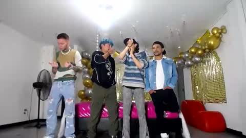 Snapshot of crismens chatting on February 5, 3:13 am crismens online show from February 5, 3:13 am