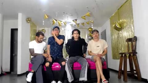 Snapshot of crismens chatting on February 15, 3:09 am crismens online show from February 15, 3:09 am