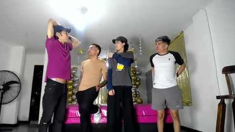 Snapshot of crismens chatting on February 16, 3:15 am crismens online show from February 16, 3:15 am