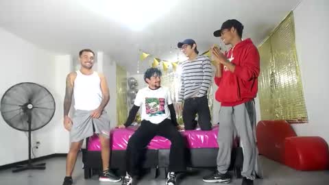 Snapshot of crismens chatting on February 22, 3:23 am crismens online show from February 22, 3:23 am