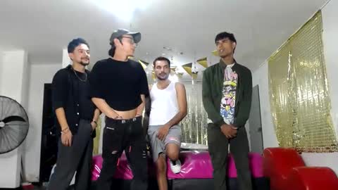 Snapshot of crismens chatting on March 4, 3:22 am crismens online show from March 4, 3:22 am