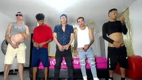 Snapshot of crismens chatting on March 7, 3:29 am crismens online show from March 7, 3:29 am