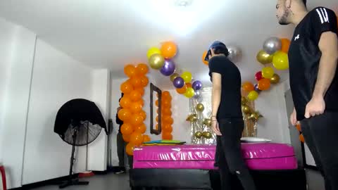 Snapshot of crismens chatting on March 10, 3:01 am crismens online show from March 10, 3:01 am