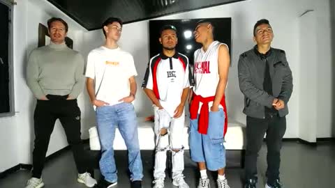 Snapshot of crismens chatting on October 1, 11:38 am crismens online show from October 1, 11:38 am