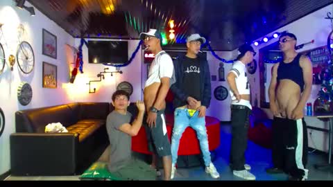 Snapshot of crismens chatting on December 13, 8:14 pm crismens online show from December 13, 8:14 pm