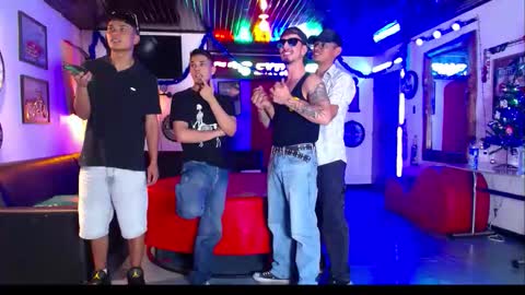 Snapshot of crismens chatting on January 5, 8:12 pm crismens online show from January 5, 8:12 pm