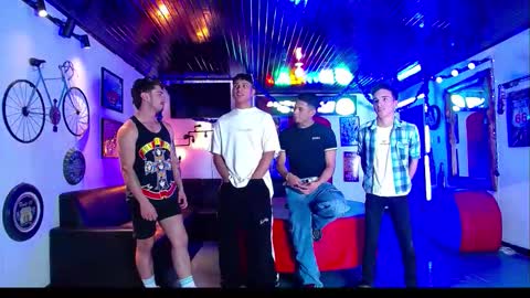 Snapshot of crismens chatting on January 7, 8:11 pm crismens online show from January 7, 8:11 pm