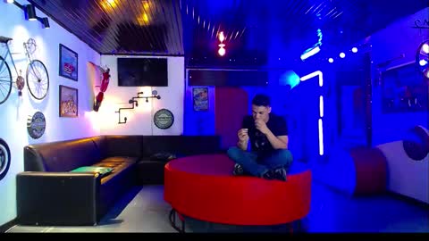 Snapshot of crismens chatting on January 11, 8:03 pm crismens online show from January 11, 8:03 pm