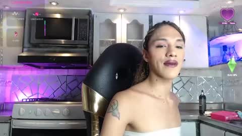 Cristina Onazis online show from May 1, 6:01 pm