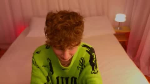 Snapshot of crisp1n chatting on February 27, 9:42 am Chris online show from February 27, 9:42 am