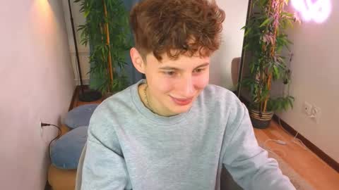 Snapshot of crisp1n chatting on March 12, 4:24 pm Chris online show from March 12, 4:24 pm