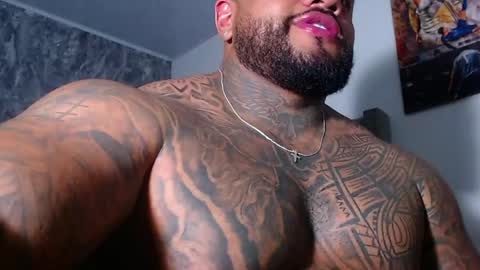 criss_zanders202 online show from May 25, 10:49 pm