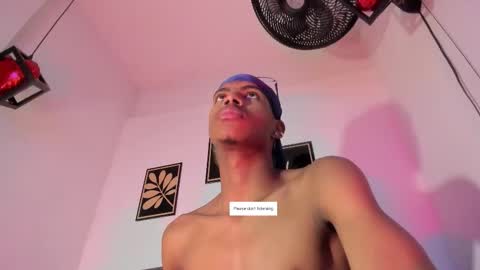 criss_zuri online show from March 12, 11:49 am