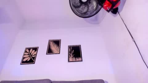 Snapshot of criss_zuri chatting on May 6, 11:59 am criss_zuri online show from May 6, 11:59 am