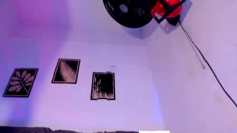 Snapshot of criss_zuri chatting on May 11, 4:04 pm criss_zuri online show from May 11, 4:04 pm