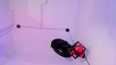 Snapshot of criss_zuri chatting on May 16, 12:48 pm criss_zuri online show from May 16, 12:48 pm