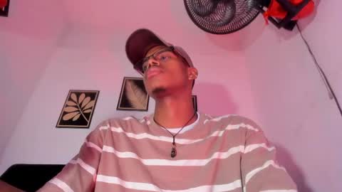 Snapshot of criss_zuri chatting on May 20, 12:11 pm criss_zuri online show from May 20, 12:11 pm