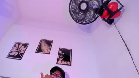 Snapshot of criss_zuri chatting on May 21, 11:50 am criss_zuri online show from May 21, 11:50 am