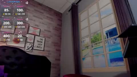 Snapshot of crissh_1 chatting on December 6, 11:14 pm crissh 1 online show from December 6, 11:14 pm