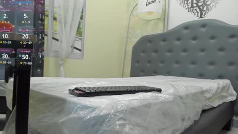 Snapshot of crissh_1 chatting on January 18, 12:24 am crissh 1 online show from January 18, 12:24 am