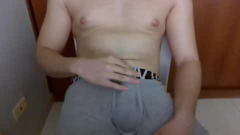 crissss18 online show from March 27, 2:17 pm