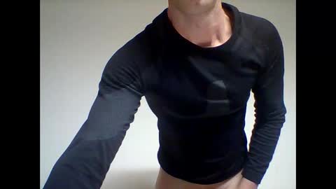 Snapshot of crissstrokesxxx chatting on December 3, 1:32 pm Criss online show from December 3, 1:32 pm