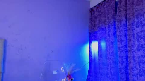 Snapshot of crisstal_7 chatting on May 21, 9:44 pm cristal online show from May 21, 9:44 pm