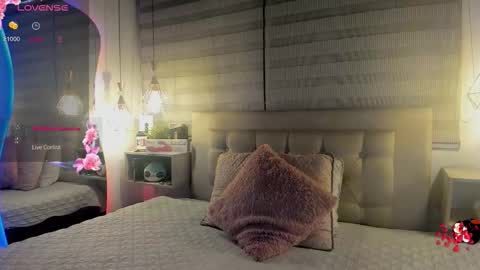 Snapshot of cristal__hot_1 chatting on March 13, 4:41 am Cristal online show from March 13, 4:41 am