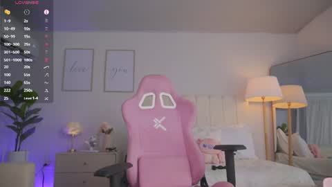 Snapshot of cristal_bunny chatting on July 2, 3:23 am Cristal online show from July 2, 3:23 am