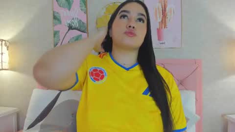 Snapshot of cristal_kane chatting on July 7, 7:18 pm cristal online show from July 7, 7:18 pm