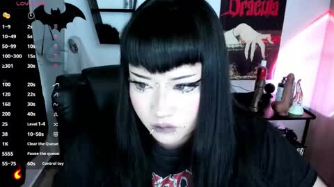 Cris online show from February 25, 8:51 pm