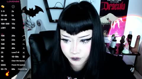 Cris online show from March 25, 8:59 pm