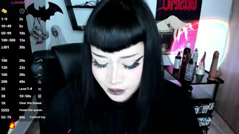 Snapshot of cristal_kosh chatting on April 6, 9:27 pm Cris online show from April 6, 9:27 pm