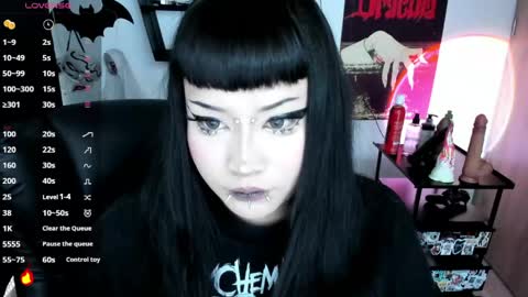 Snapshot of cristal_kosh chatting on May 4, 9:11 pm Cris online show from May 4, 9:11 pm