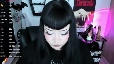 Snapshot of cristal_kosh chatting on May 28, 8:50 pm Cris online show from May 28, 8:50 pm