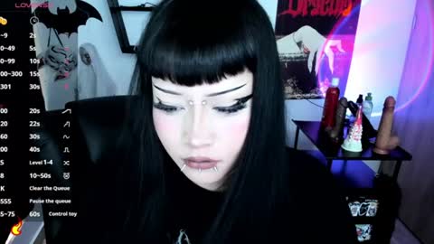 Snapshot of cristal_kosh chatting on June 27, 2:23 pm Cris online show from June 27, 2:23 pm