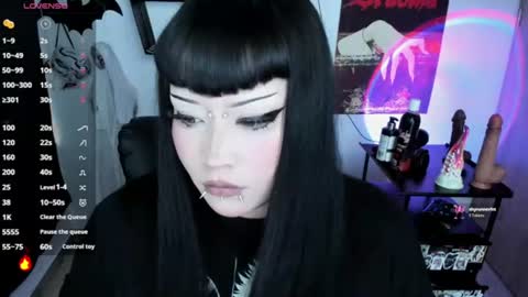 Snapshot of cristal_kosh chatting on July 23, 9:02 pm Cris online show from July 23, 9:02 pm