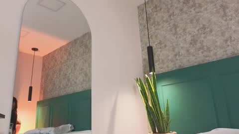 Cristal  online show from November 22, 1:43 pm