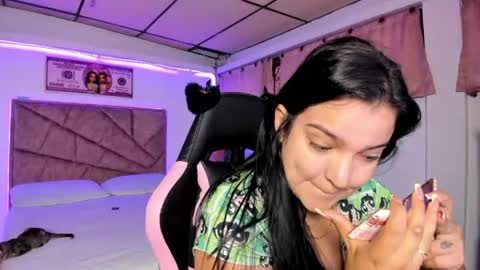 cristal_smith20 online show from April 27, 11:30 am