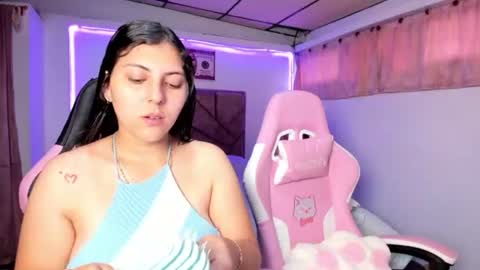 Snapshot of cristal_smith20 chatting on June 12, 12:04 pm cristal_smith20 online show from June 12, 12:04 pm