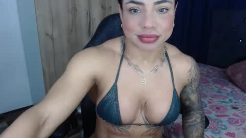 Snapshot of cristalbeautiful1 chatting on May 9, 4:17 am Natalie online show from May 9, 4:17 am