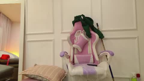 cristalbm_ online show from June 27, 12:22 pm