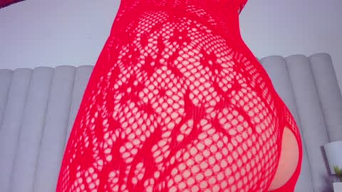 Nicole  Connection time 220pm-910pmCol online show from February 5, 11:06 pm