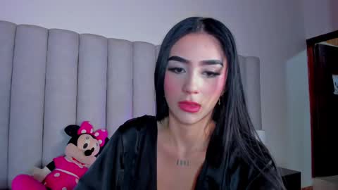 Nicole  Connection time 220pm-910pmCol online show from February 10, 7:38 pm